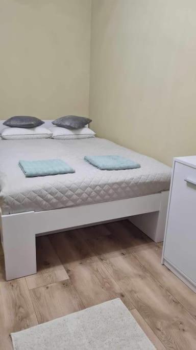Апартаменты Mily, Nowy, Luksusowy Apartament Пжемысл Экстерьер фото